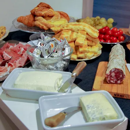 Oda ve Kahvaltı Bb Tube 3*