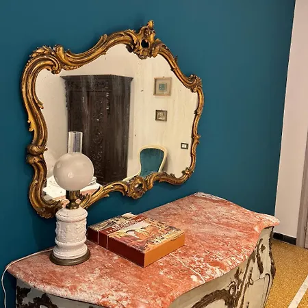 Oda ve Kahvaltı Bb Tube Cenova